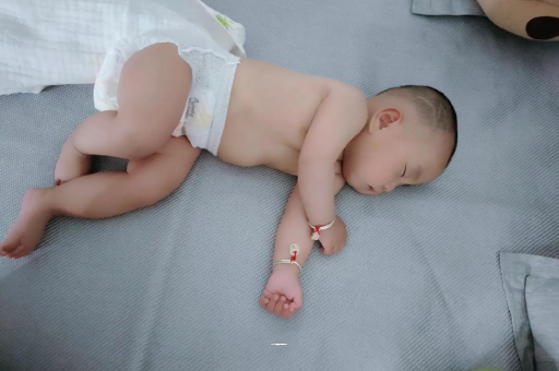 白沙几个月宝宝会抬头